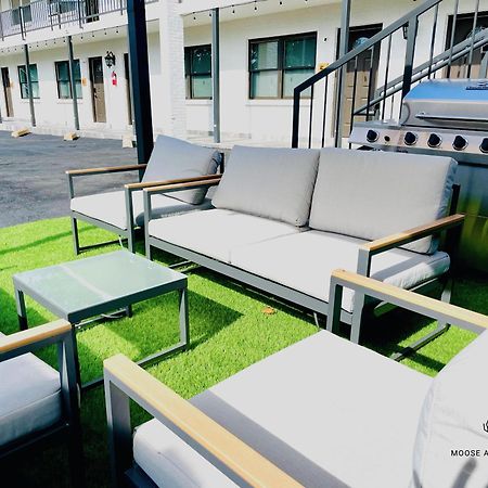 The Moose #10 - Stylish Loft With King Bed, Free Parking & Wi-Fi Apartment Memphis Bagian luar foto