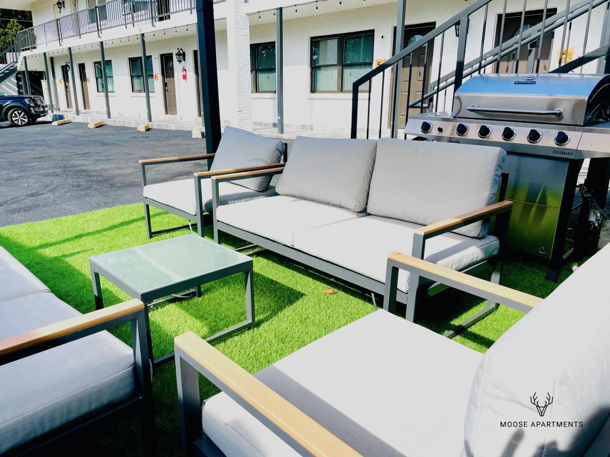 The Moose #10 - Stylish Loft With King Bed, Free Parking & Wi-Fi Apartment Memphis Bagian luar foto