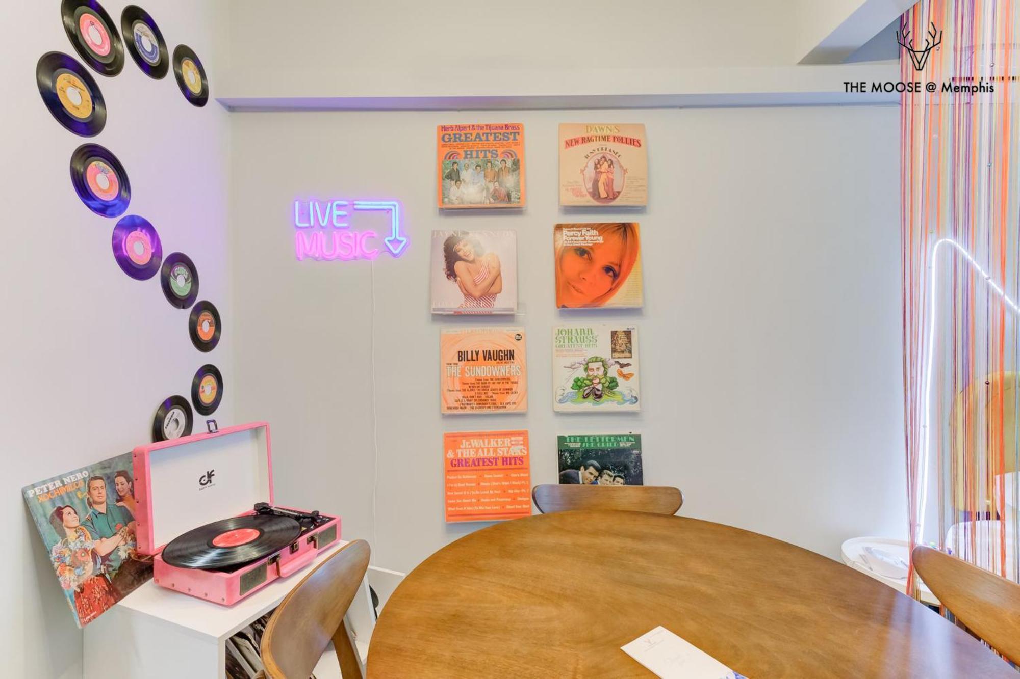The Moose #10 - Stylish Loft With King Bed, Free Parking & Wi-Fi Apartment Memphis Bagian luar foto